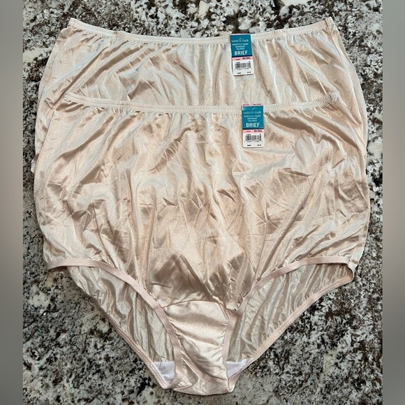 Vanity Fair Perfectly Yours Ravissant Tailored Brief 15712 Fawn 10/3XL Lot Of 2 - Picture 1 of 4